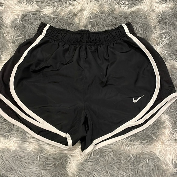 Black Nike running shorts - Picture 1 of 3